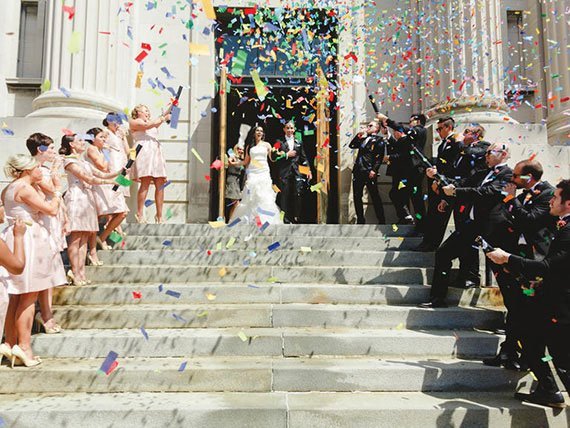 sortie-eglise-confettis